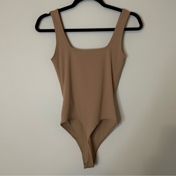 Abercrombie & Fitch Double Layered Seamless Fabric Tan Brown Bodysuit - Picture 2 of 4